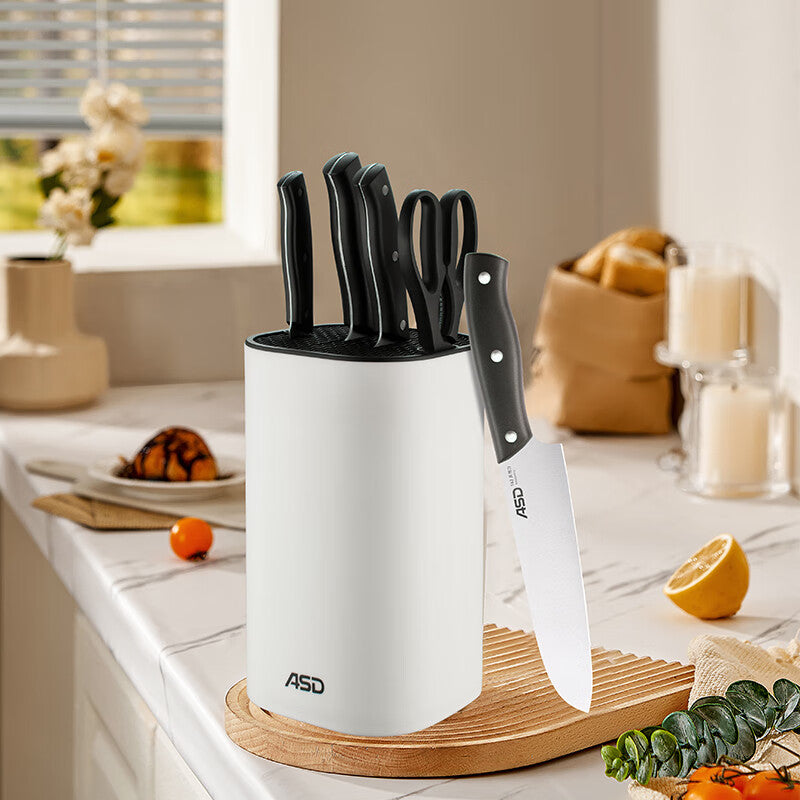 Five-piece knife set