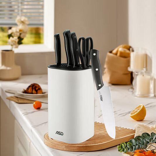 Five-piece knife set